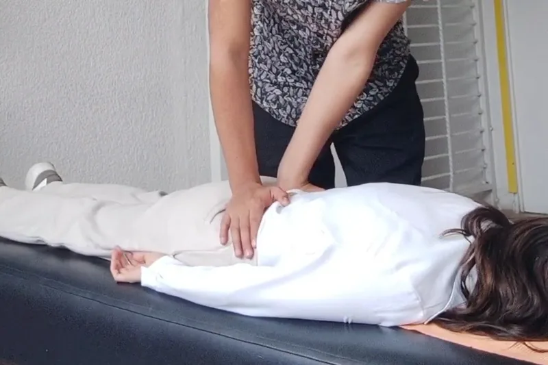 Ajuste quiropráctico